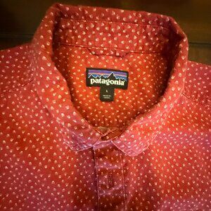 Patagonia Red Pattern SHORT sleeve button down, Men's Large